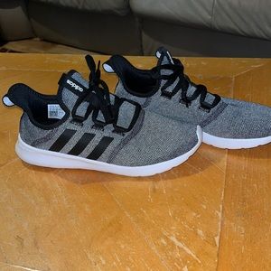 Women’s Cloud Form Adidas’s running shoes